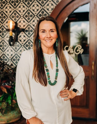 Portrait of Dede Dietzmann, REALTOR®